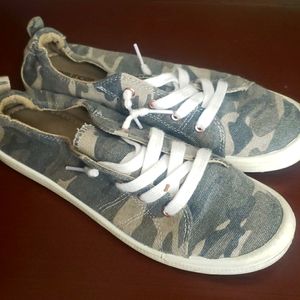 Maurice's Camo Canvas Flats